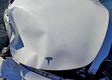 2021 Tesla Model Y z USA, uszkodzony, nr VIN 5YJYGDEE9MF090721